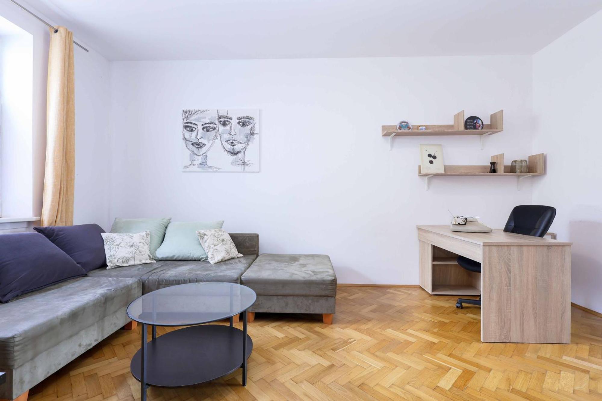 Cozy & Spacious Family Stay Near Train Station Bratislava Exterior foto
